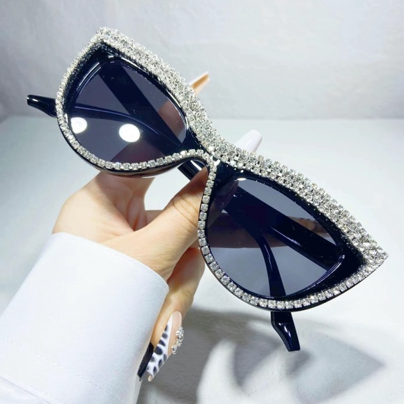 New Arrival Sunglasses “ Sparkle”🕶️ - Picture 3 of 8